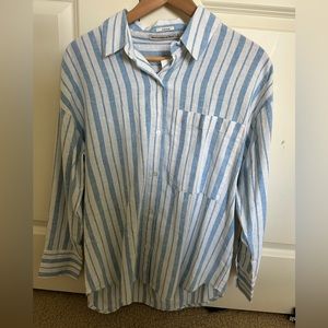 Linen straight button down. Oversized fit. Small.